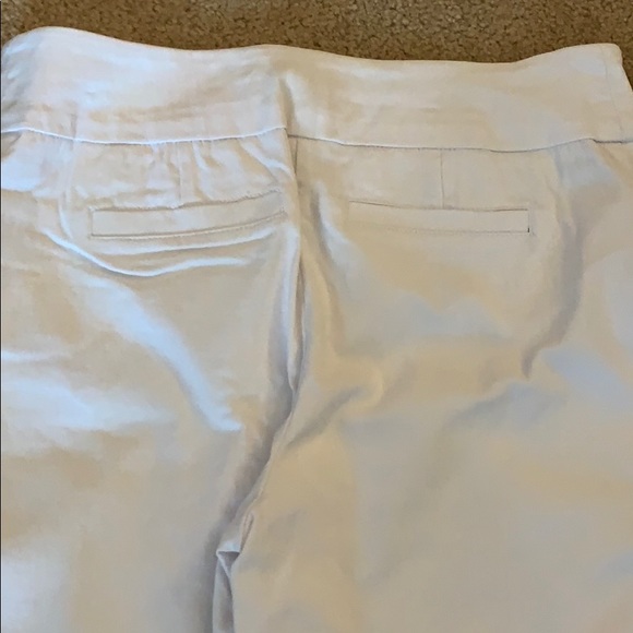 White capris. Pull on, perfectly white! Reitman’s - Picture 7 of 9